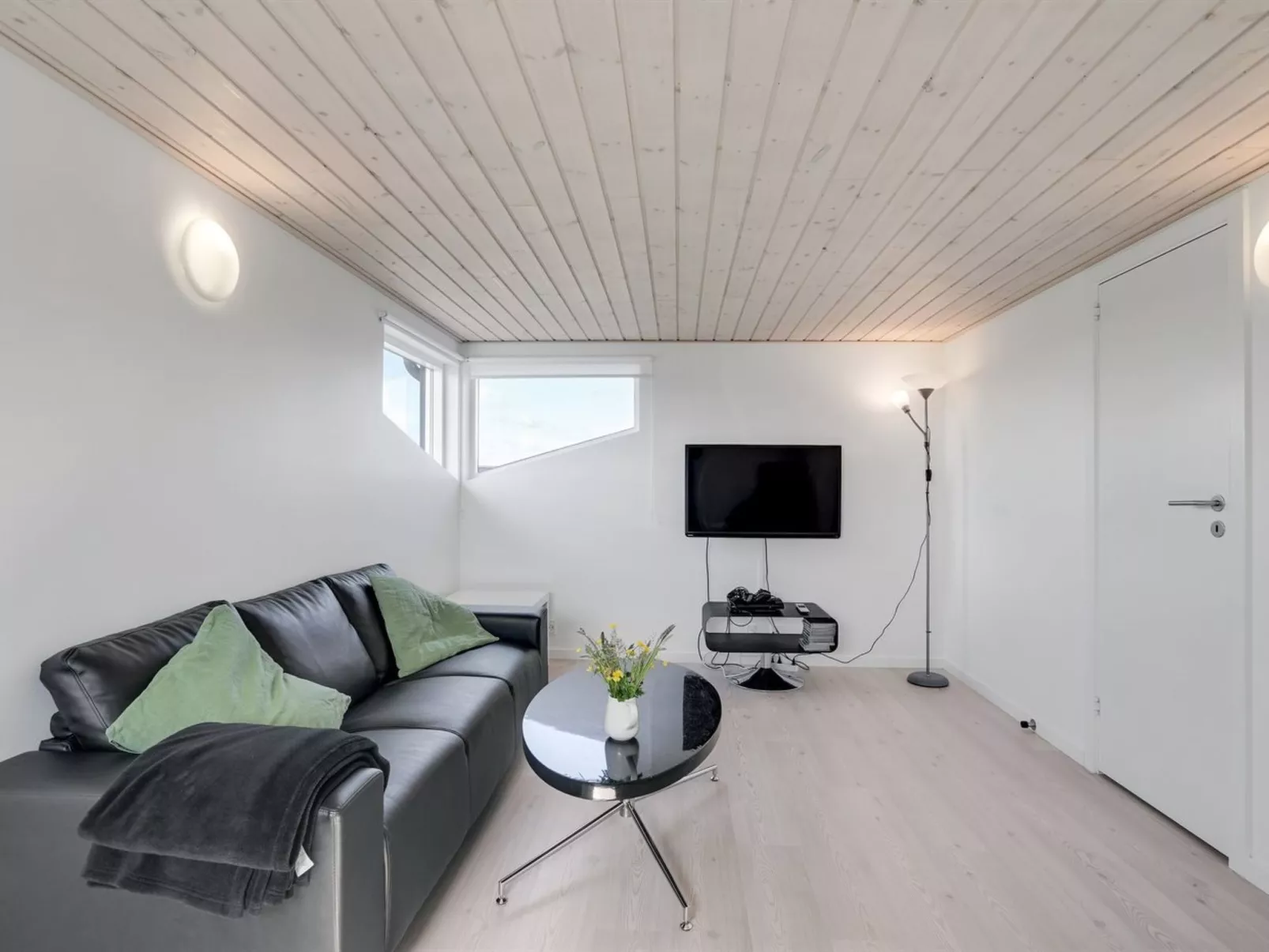 "Vitori" - 800m from the sea-Binnen