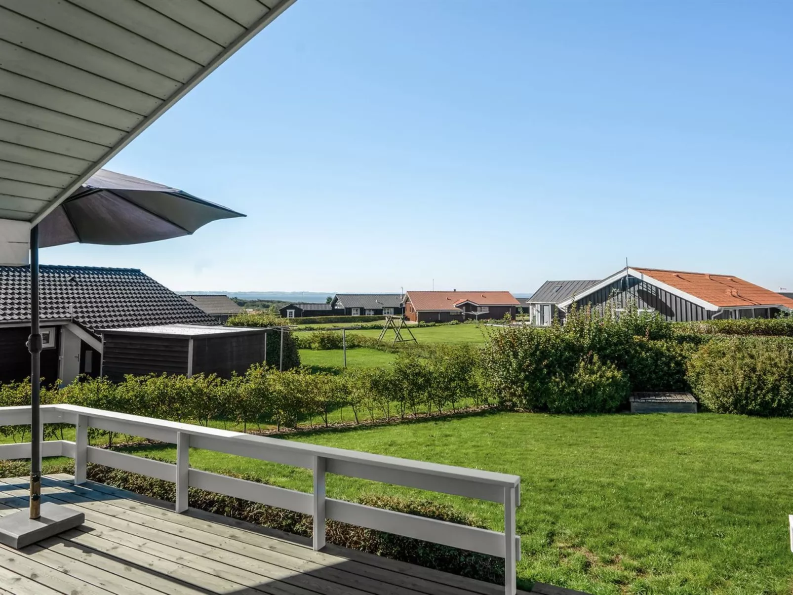 "Brynjolf" - 350m to the fjord-Buiten