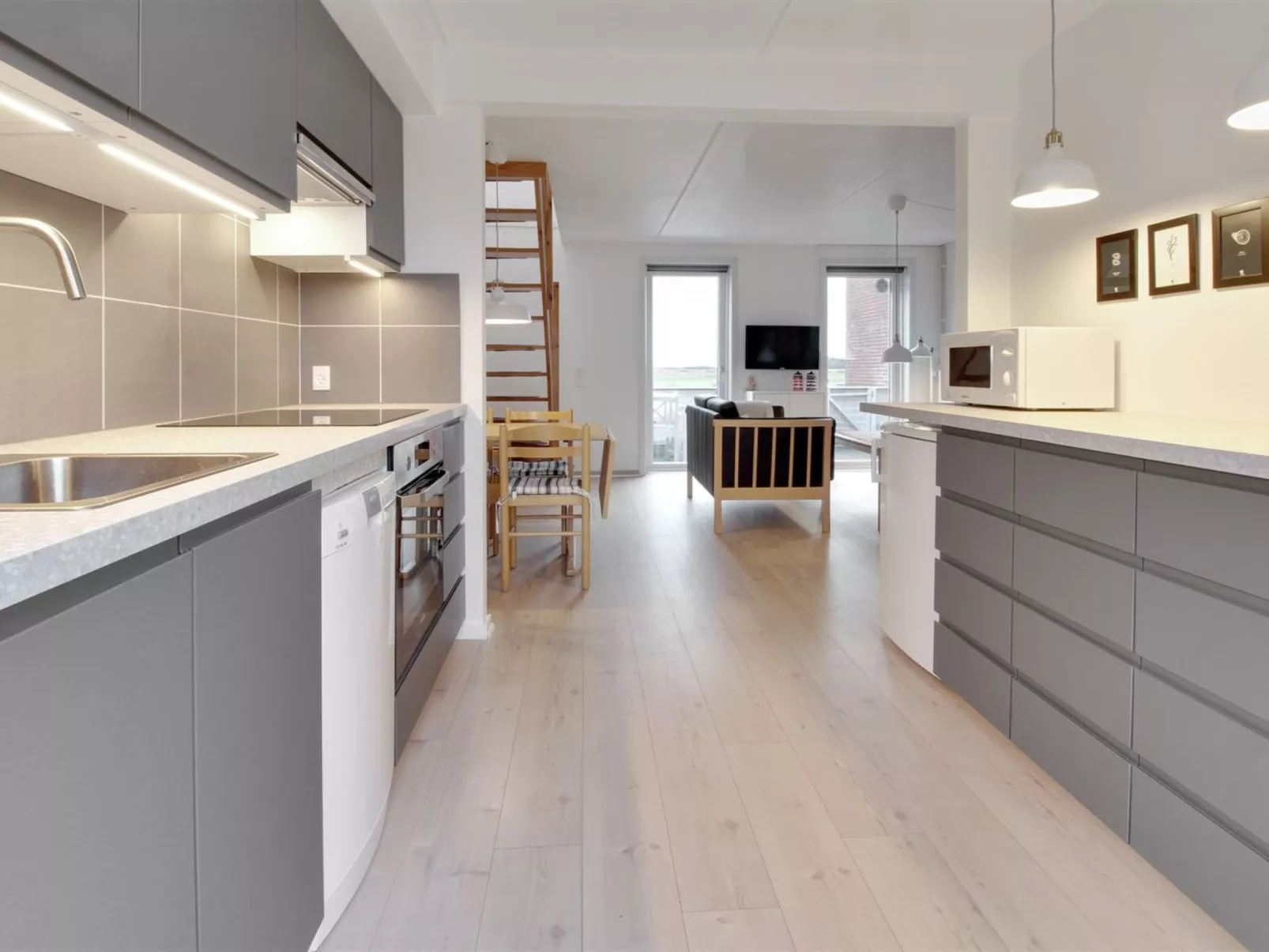 "Terje" - 2.3km from the sea-Binnen