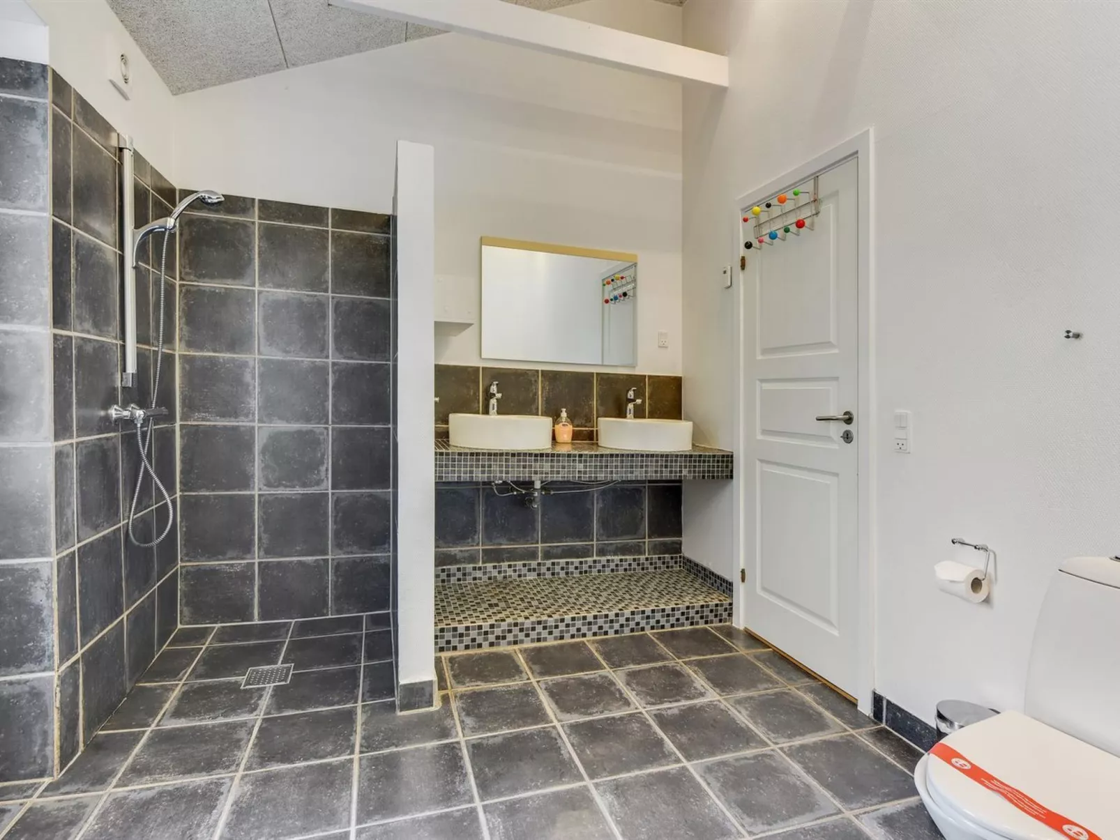 "Svanborg" - 3.7km from the sea-Binnen