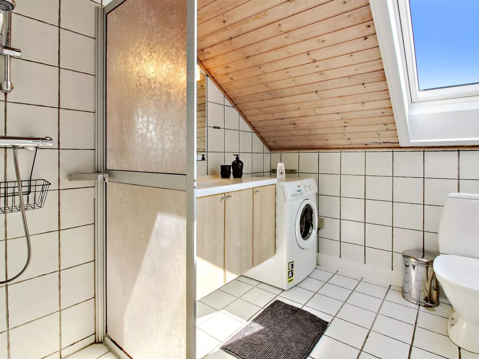 "Aswith" - 2.3km from the sea-Binnen