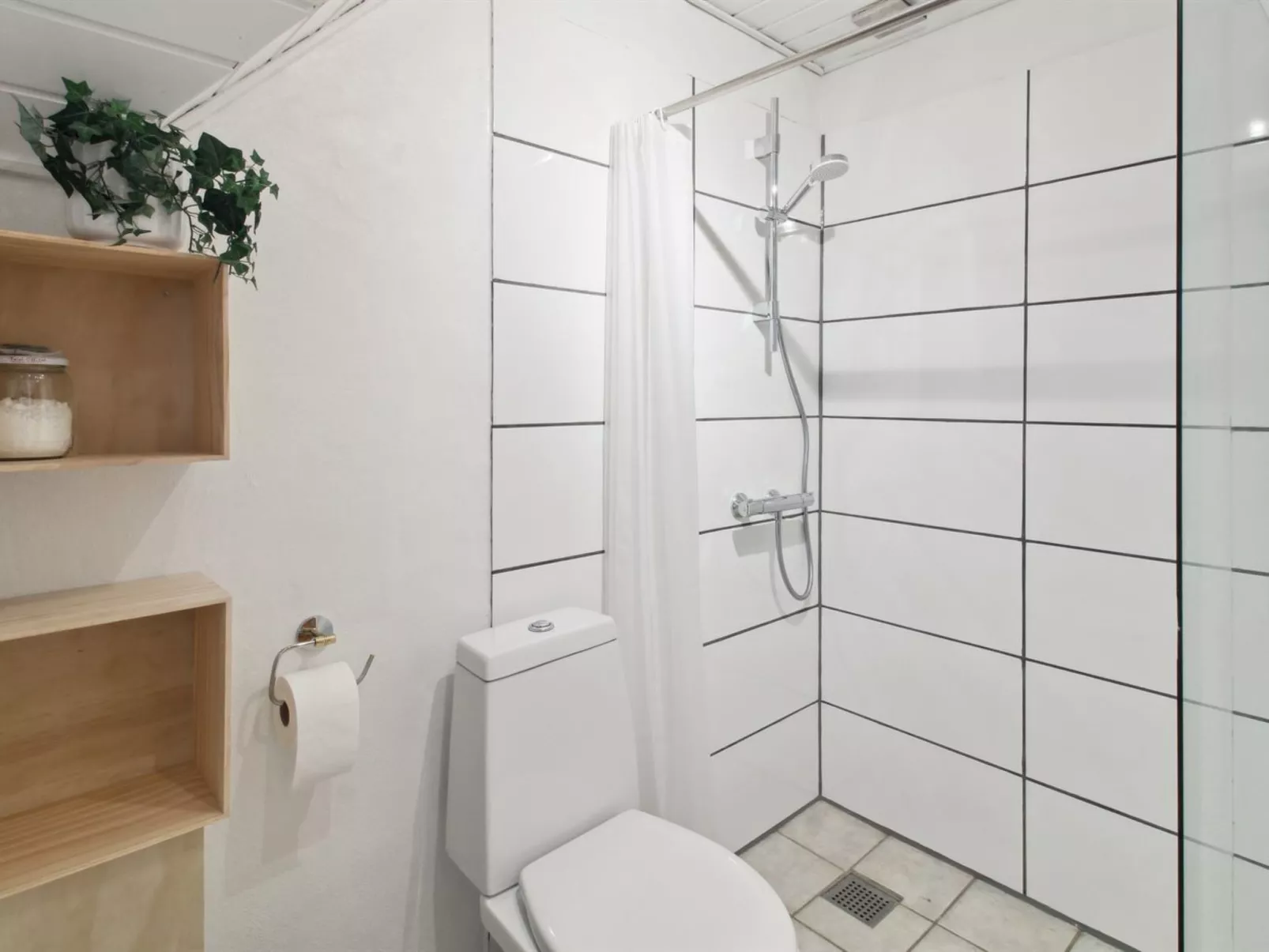 "Thythkil" - 3km from the sea-Binnen