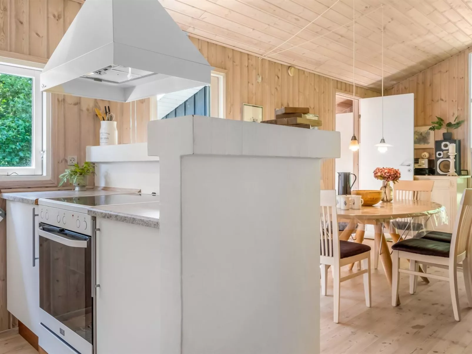 "Ninetta" - 650m from the sea-Binnen