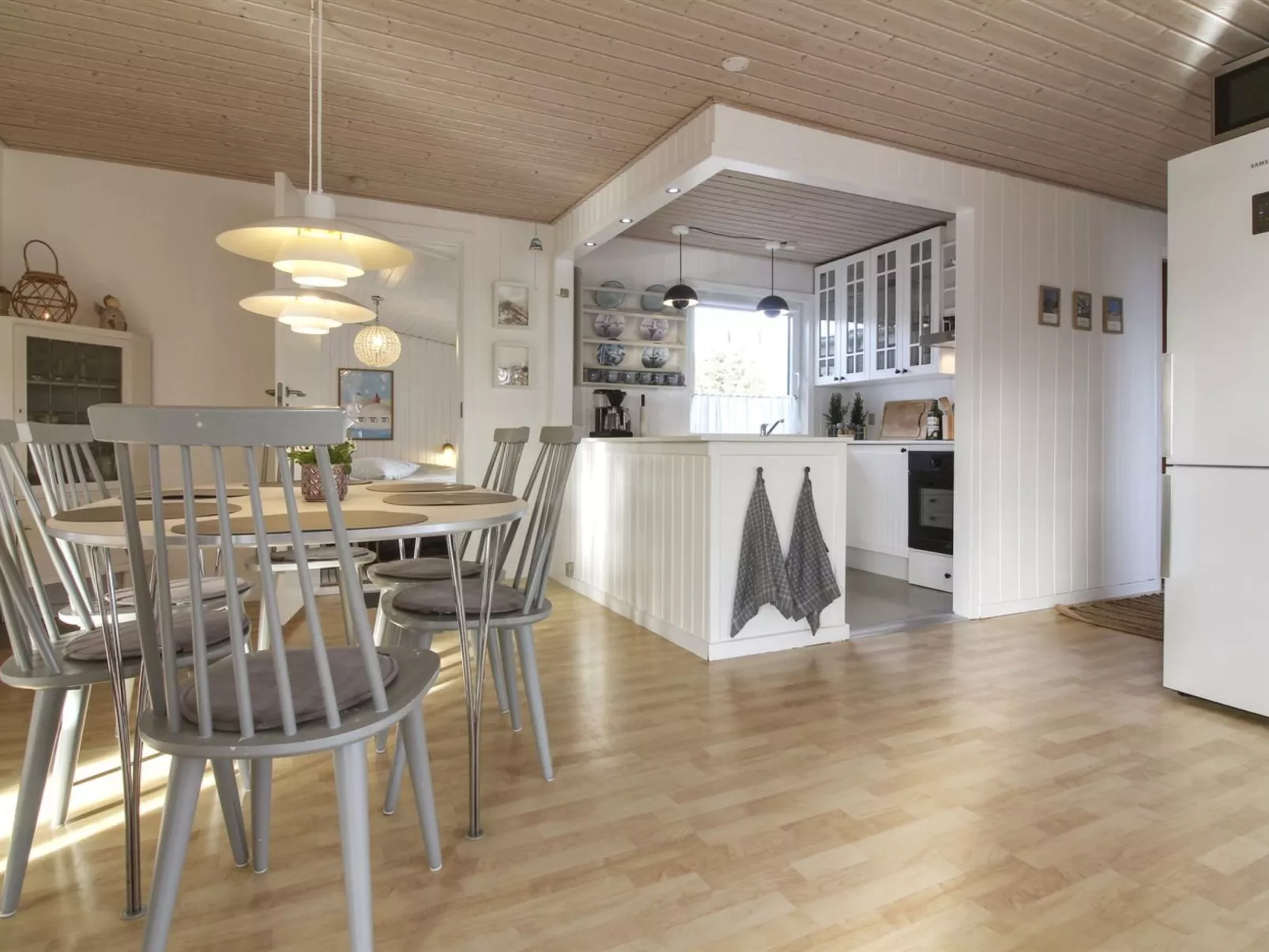 "Jespar" - 300m from the sea-Binnen