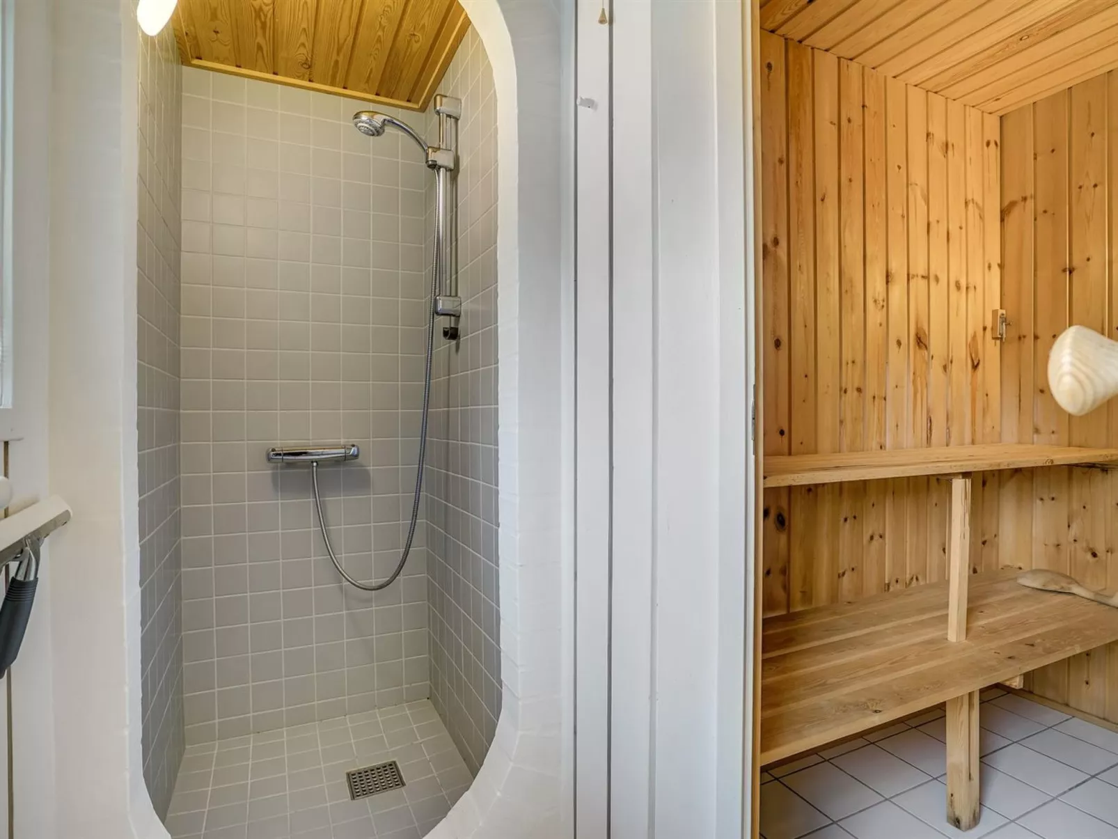 "Hereth" - 700m from the sea-Binnen