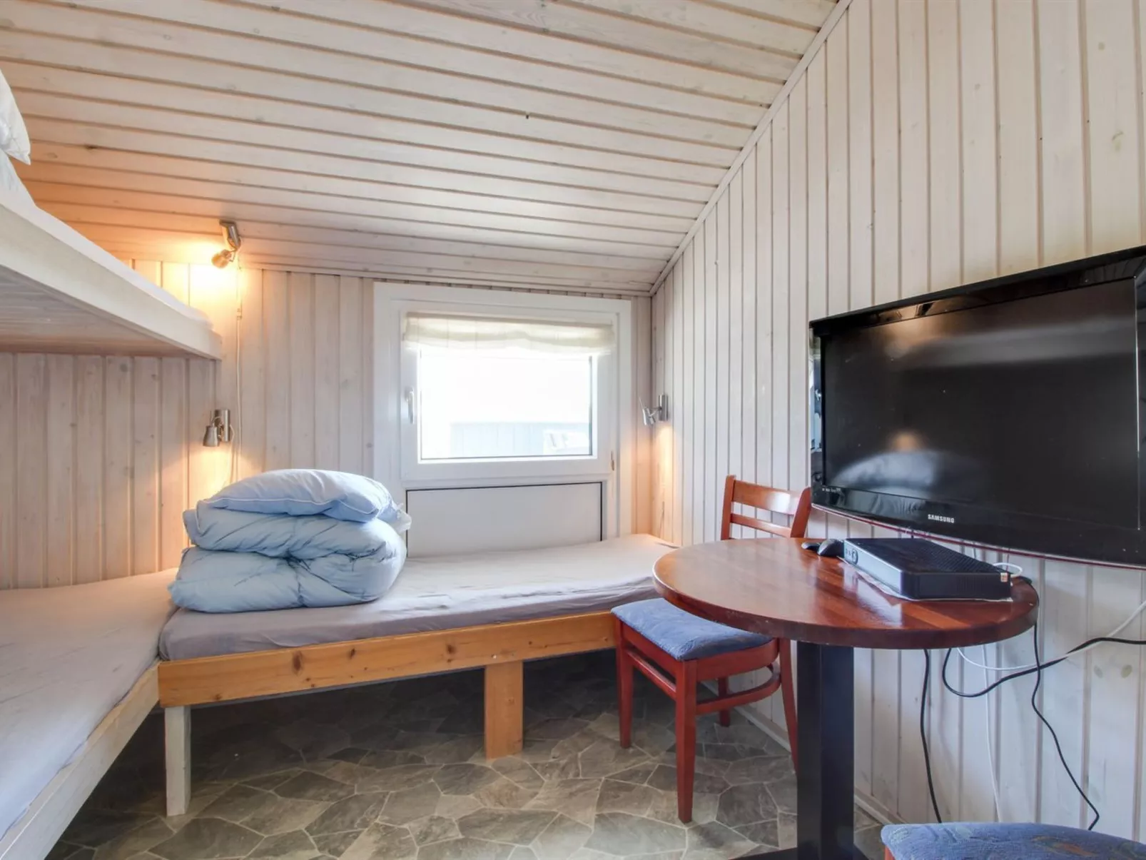 "Edmer" - 50m from the sea-Binnen