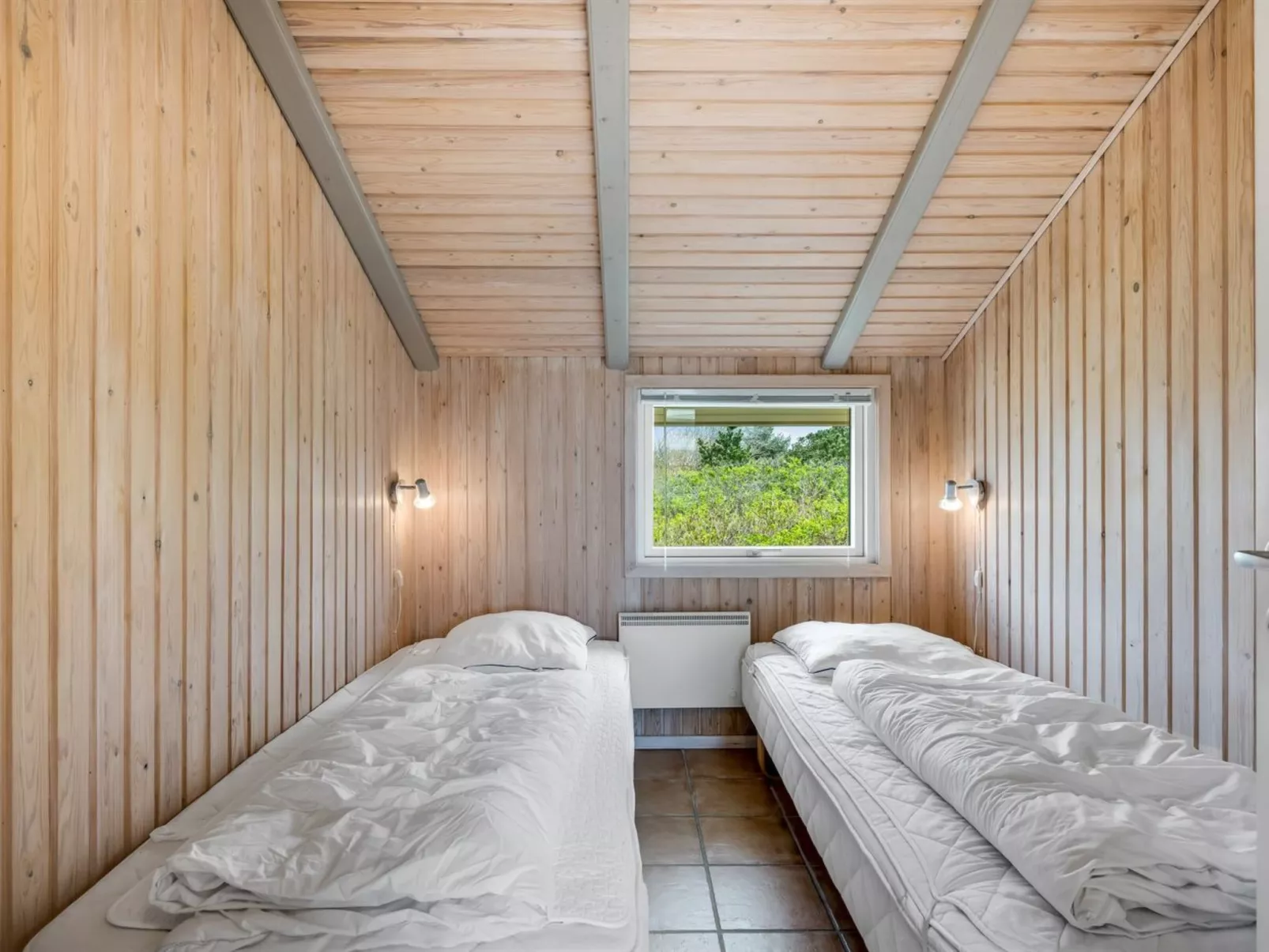 "Skev" - 200m to the fjord-Binnen