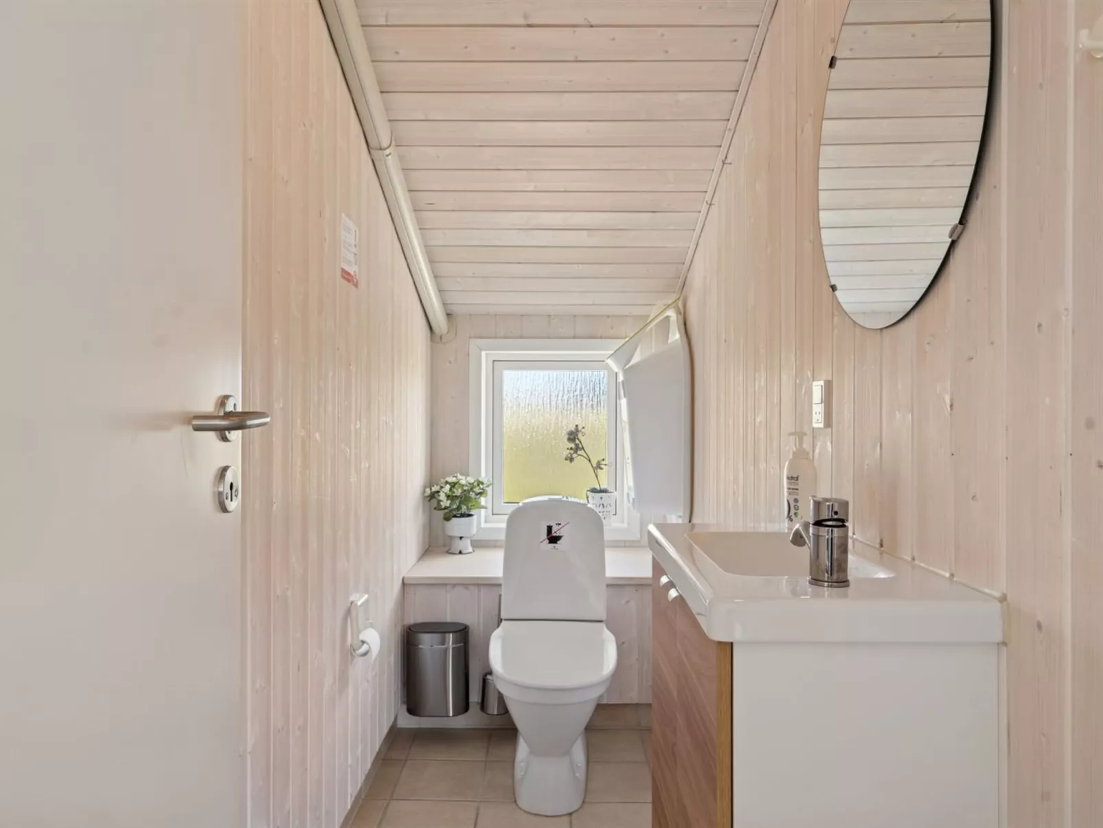 "Tjakko" - 700m from the sea-Binnen