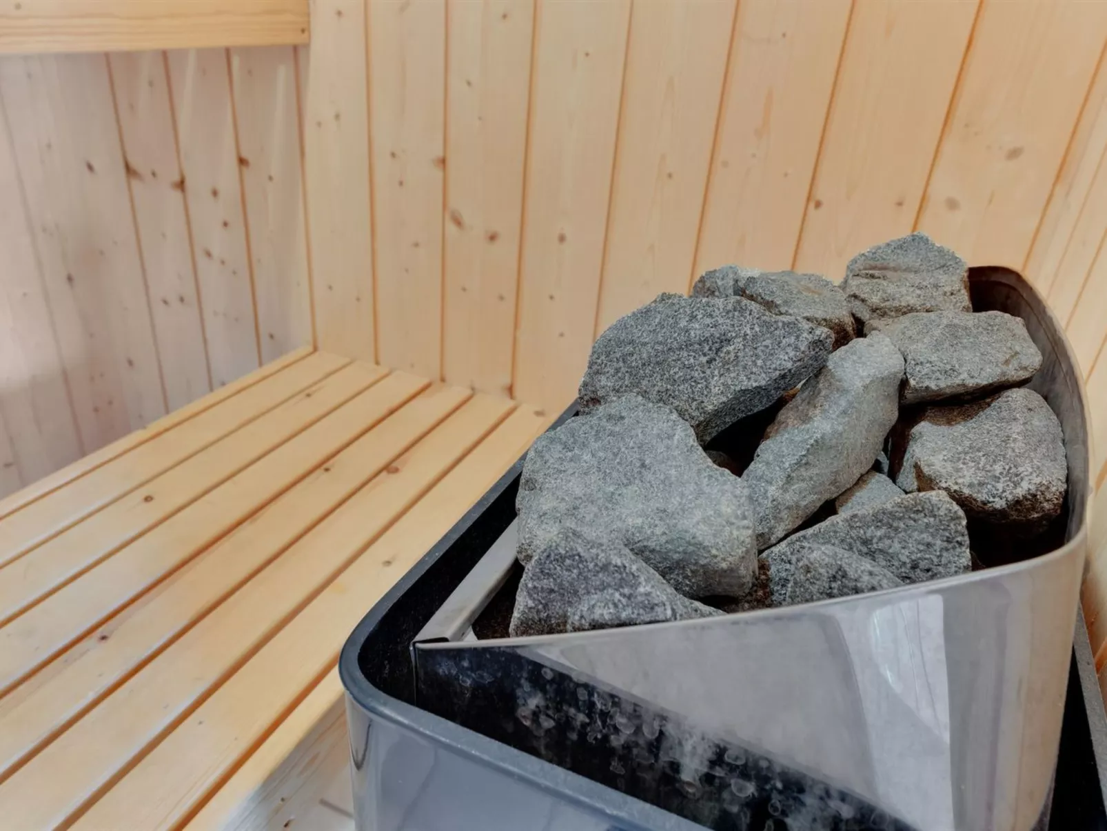 "Deline" - 250m from the sea-Binnen