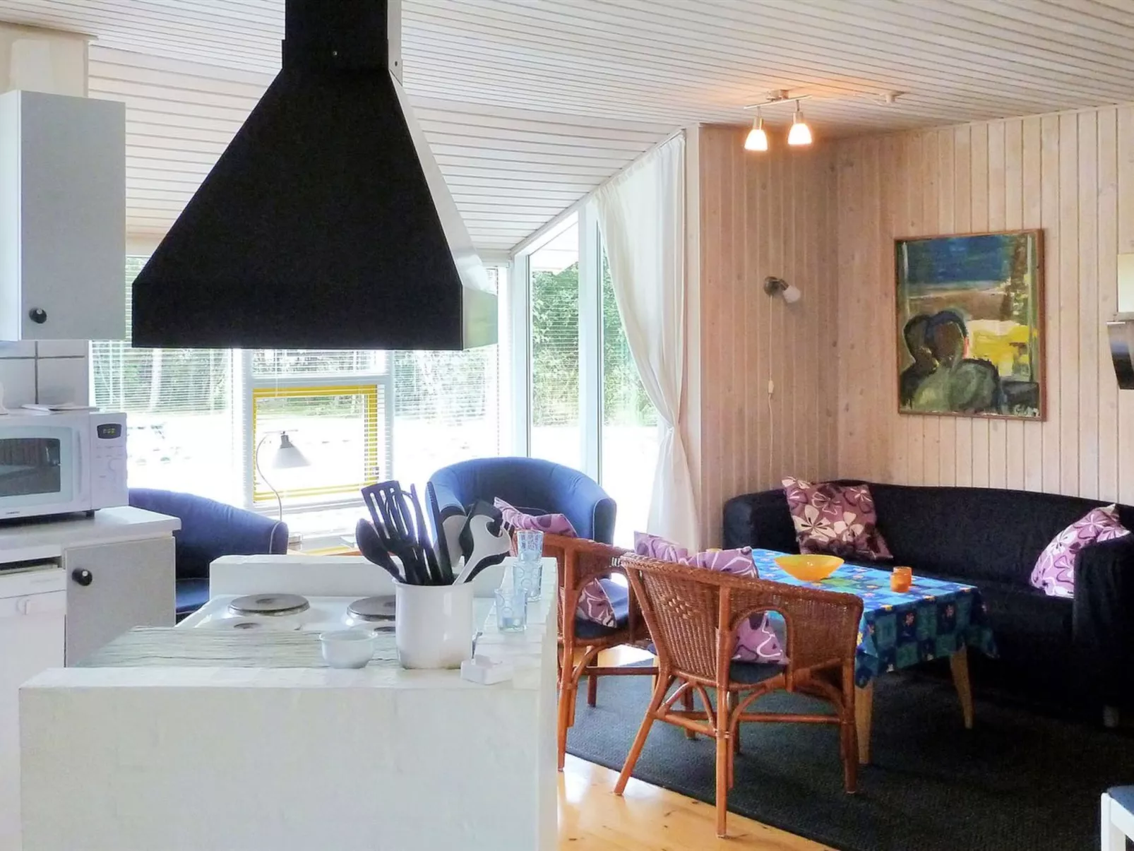 "Jouko" - 400m from the sea-Binnen