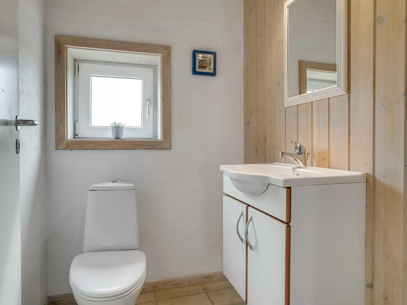 "Eyvin" - 100m from the sea-Binnen