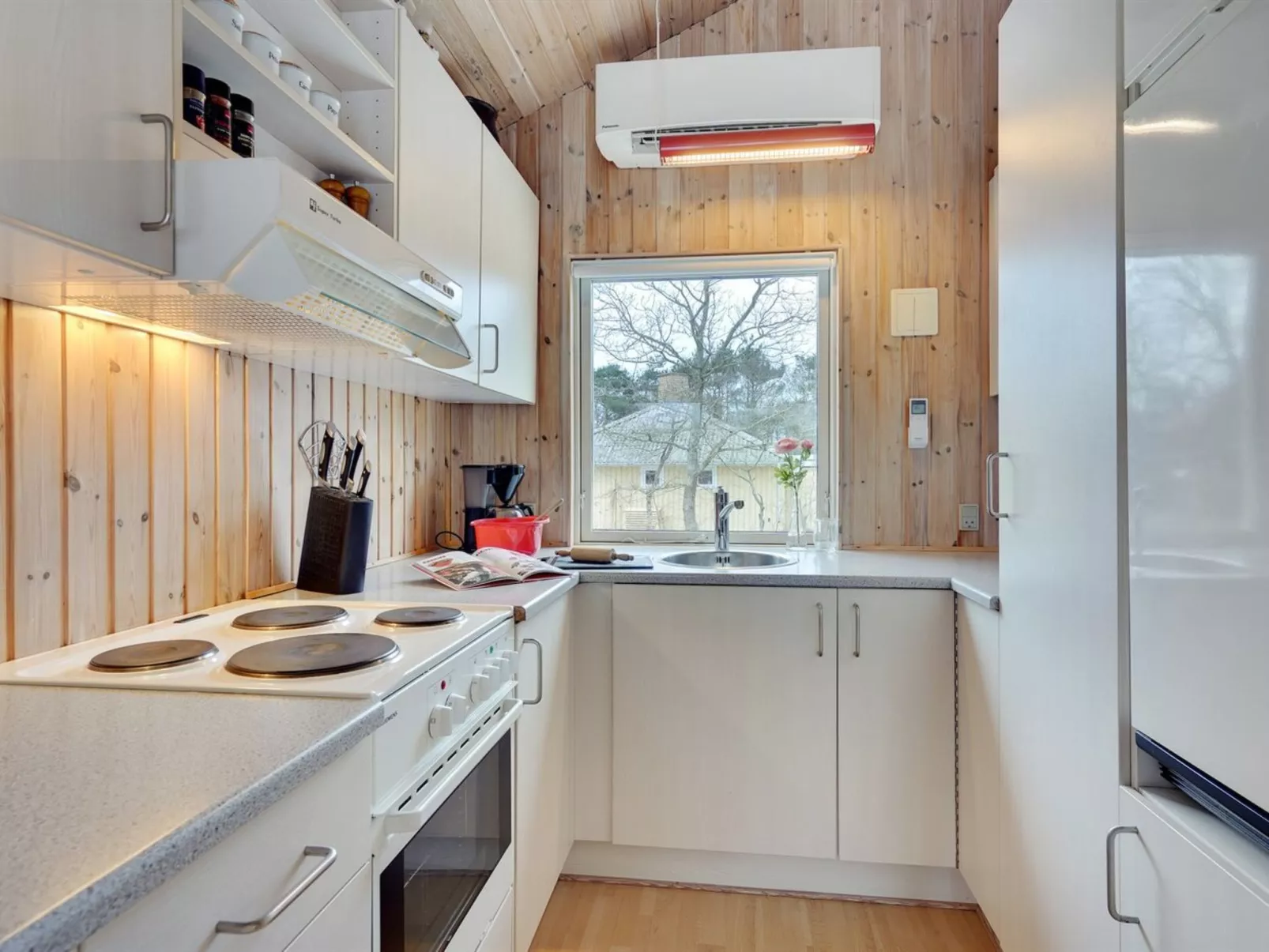 "Halla" - 200m to the fjord-Binnen