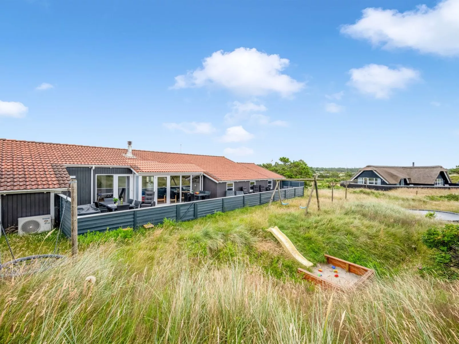 "Petkana" - 700m from the sea-Buiten