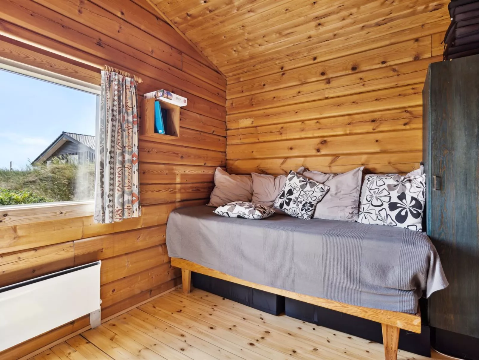 "Evelin" -  from the sea-Binnen