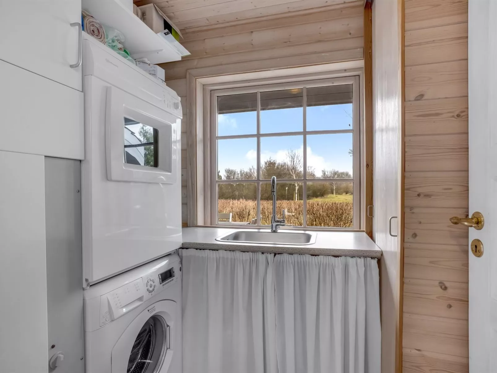 "Zişan" - 1.1km from the sea-Binnen