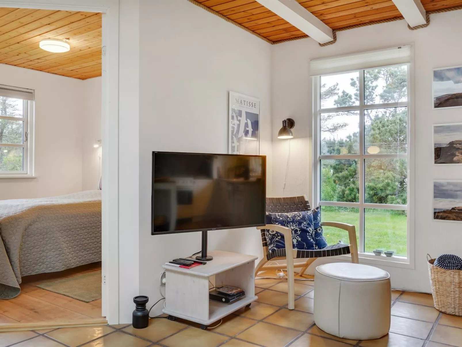 "Sölvy" - 300m from the sea-Binnen