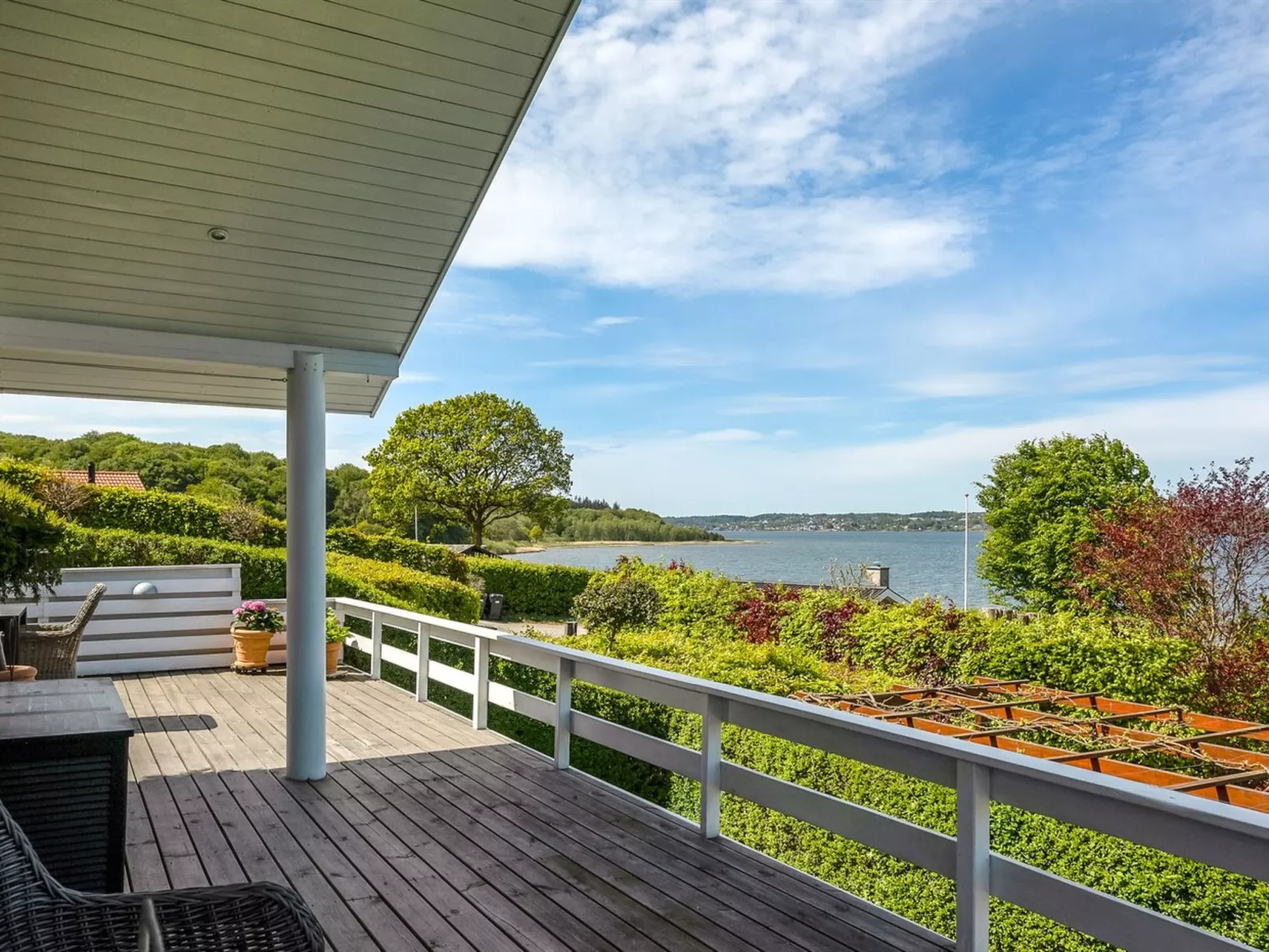 "Tini" - 50m to the fjord-Buiten