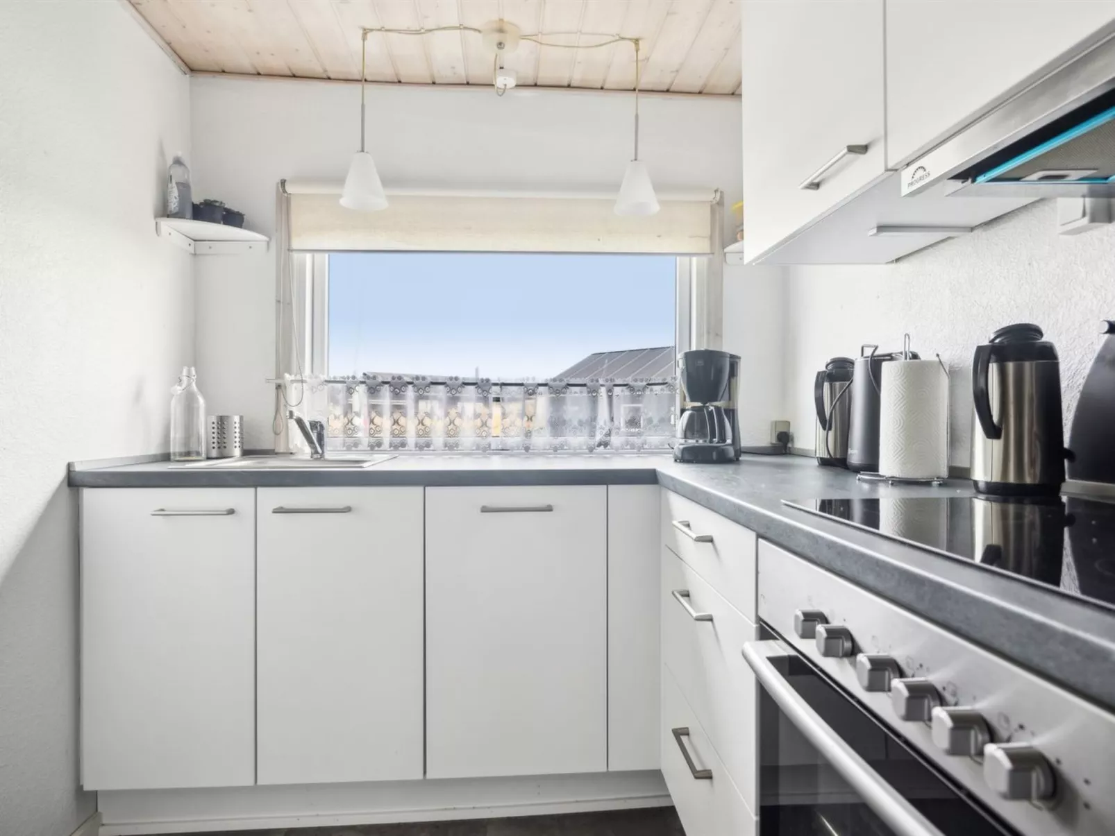 "Jarla" - 250m from the sea-Binnen