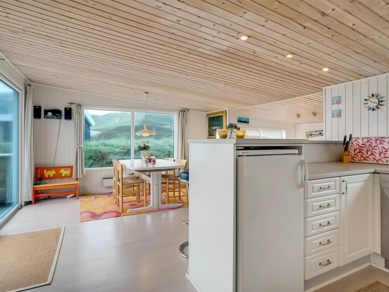 "Dyveke" - 220m from the sea-Binnen