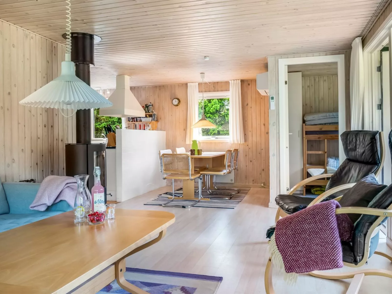 "Myrna" - 300m from the sea-Binnen