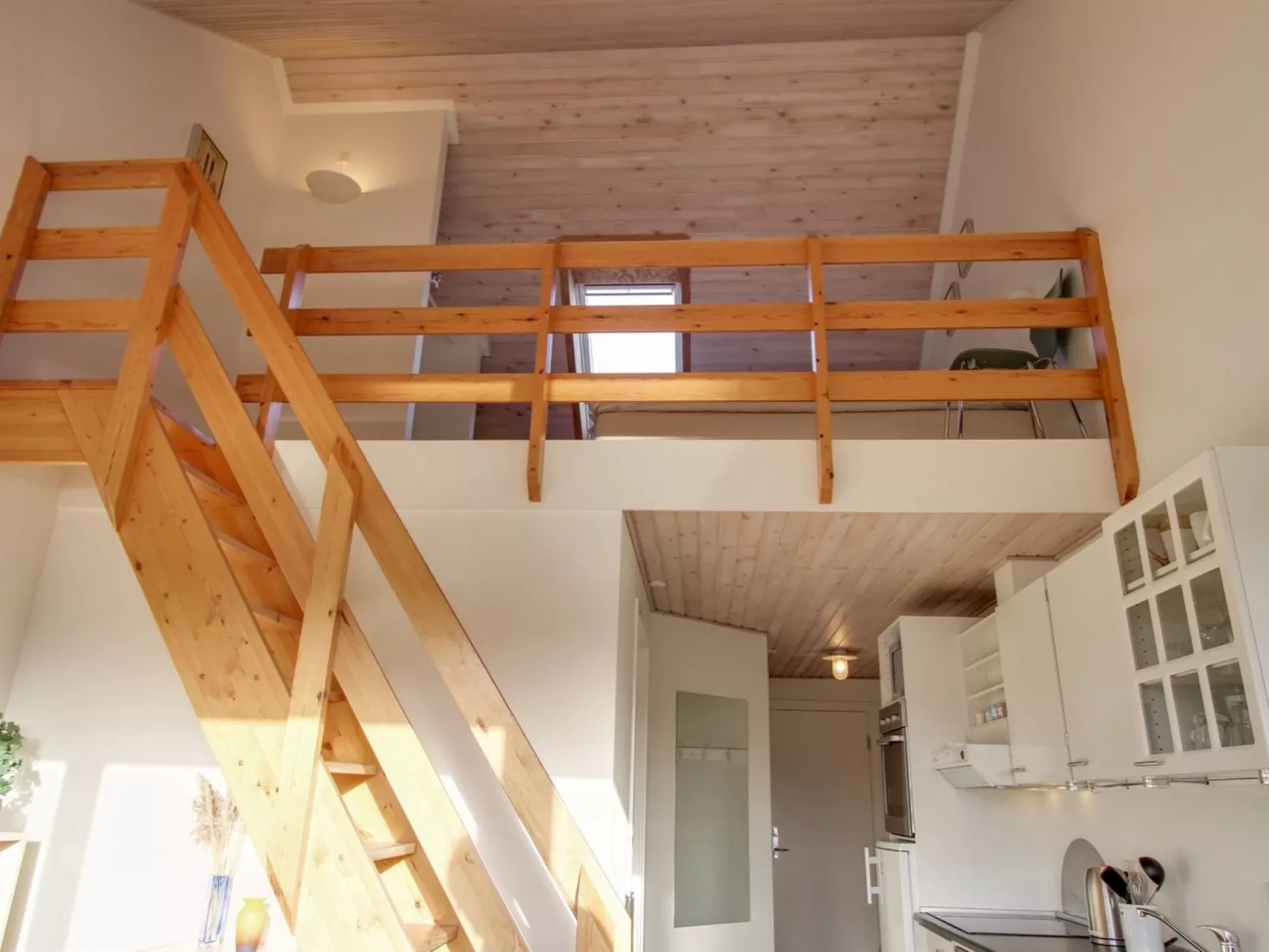 "Ronia" - 100m from the sea-Binnen