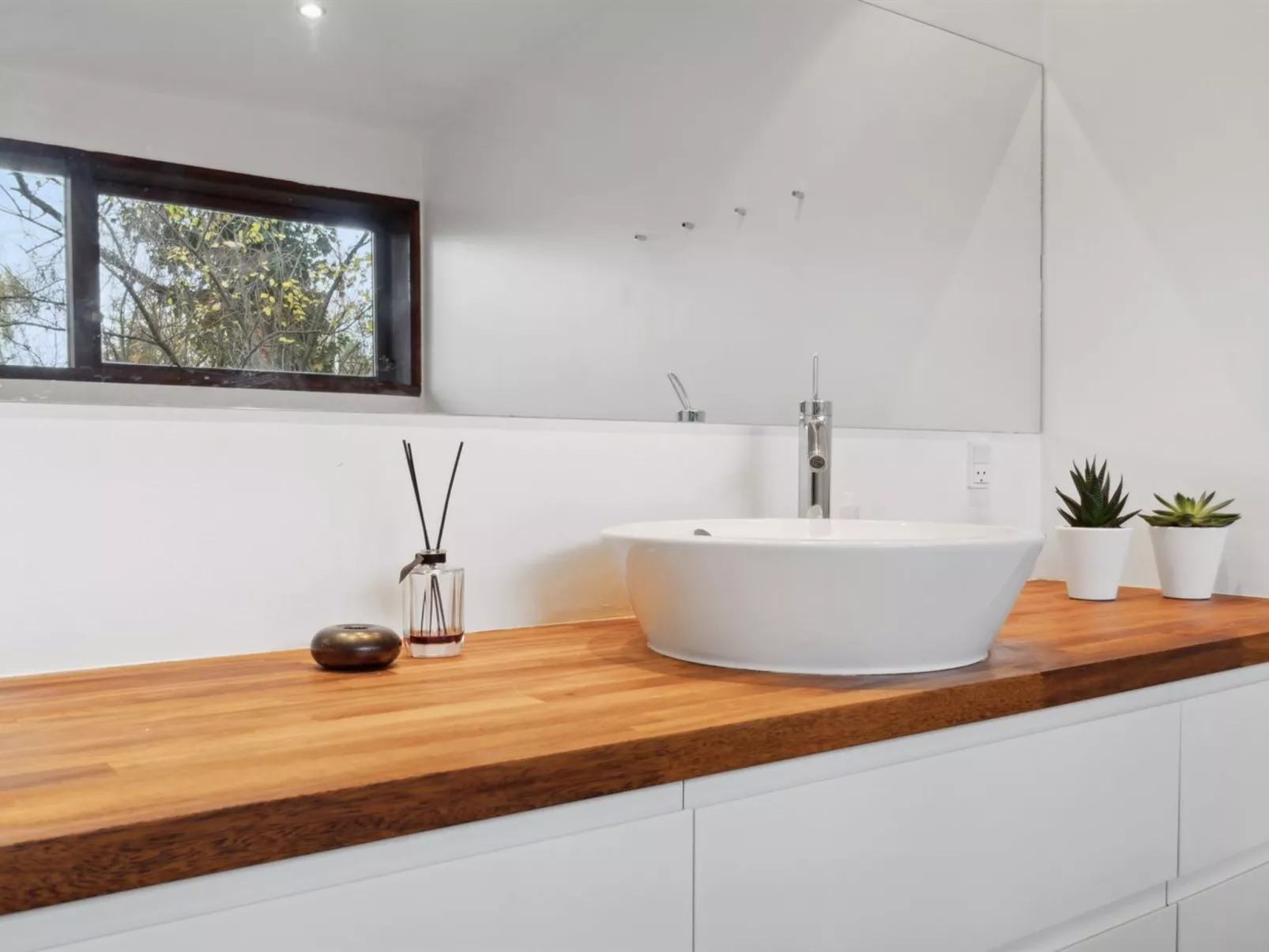 "Erikka" - 300m to the fjord-Binnen