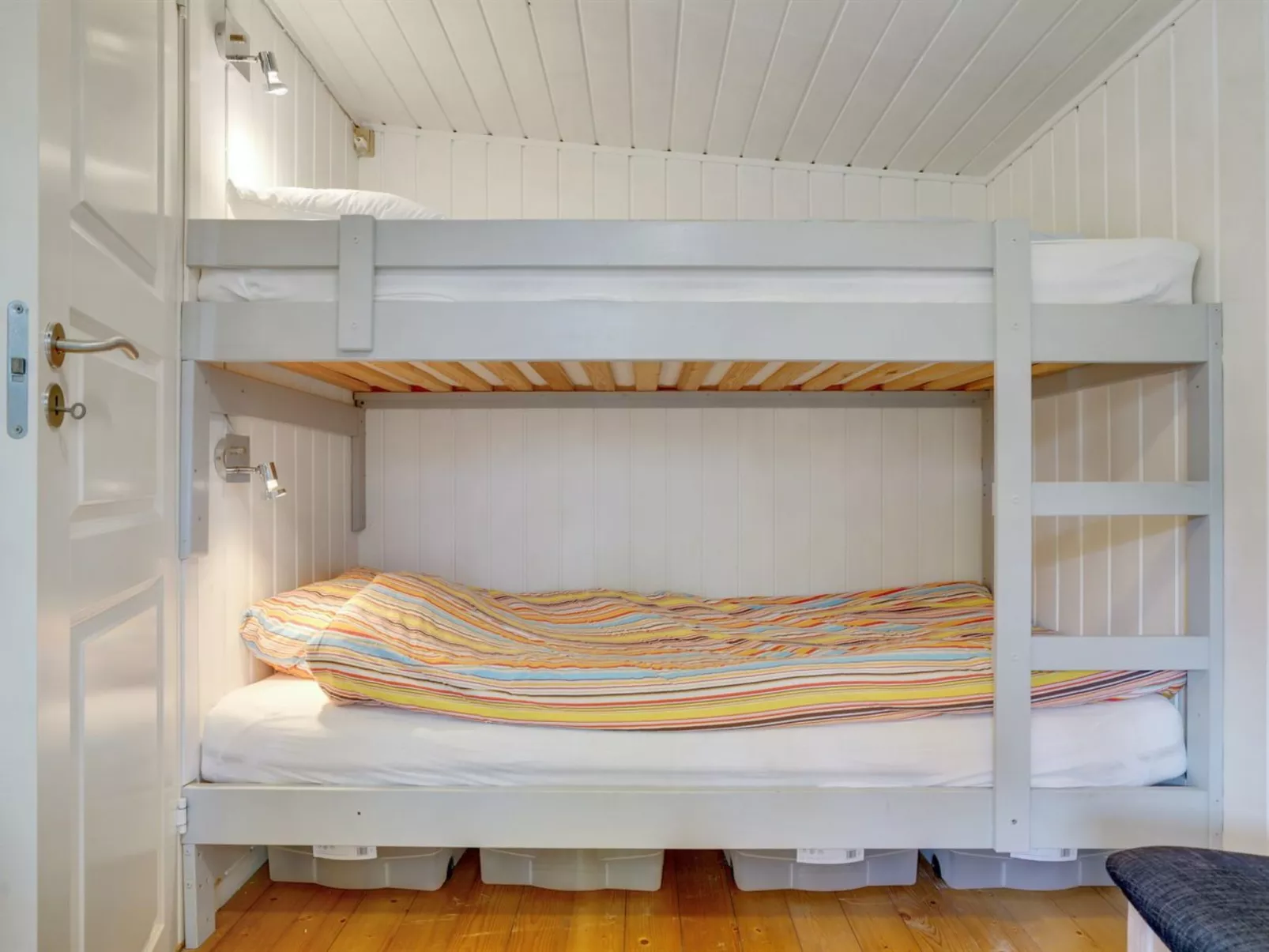 "Siljan" -  from the sea-Binnen