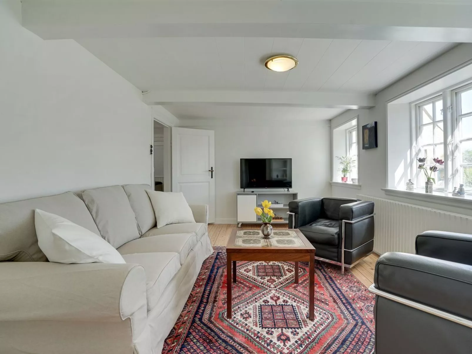 "Ilsa" - 9.8km from the sea-Binnen