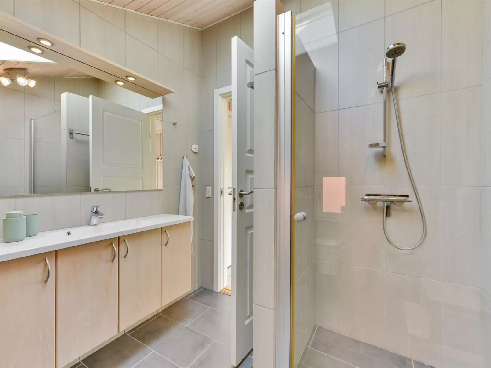 "Wienke" - 300m to the fjord-Binnen