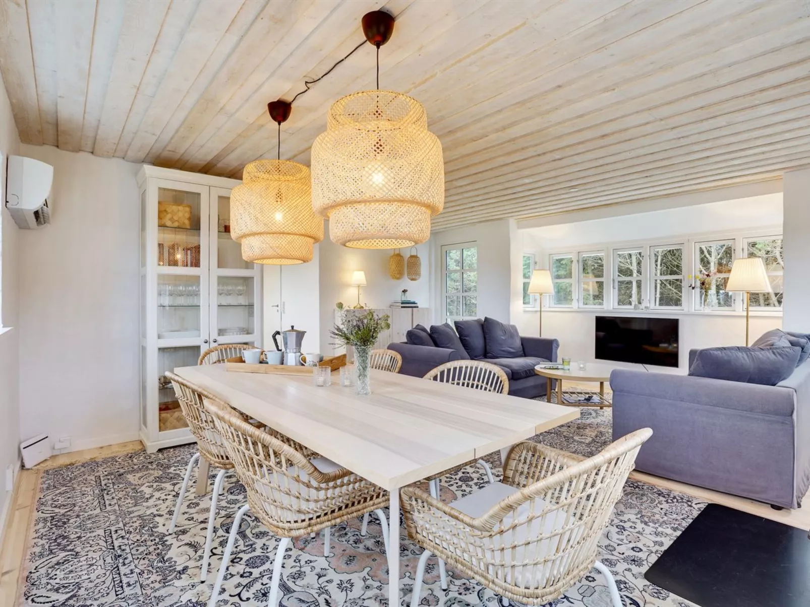 "Meindor" - 350m from the sea-Binnen