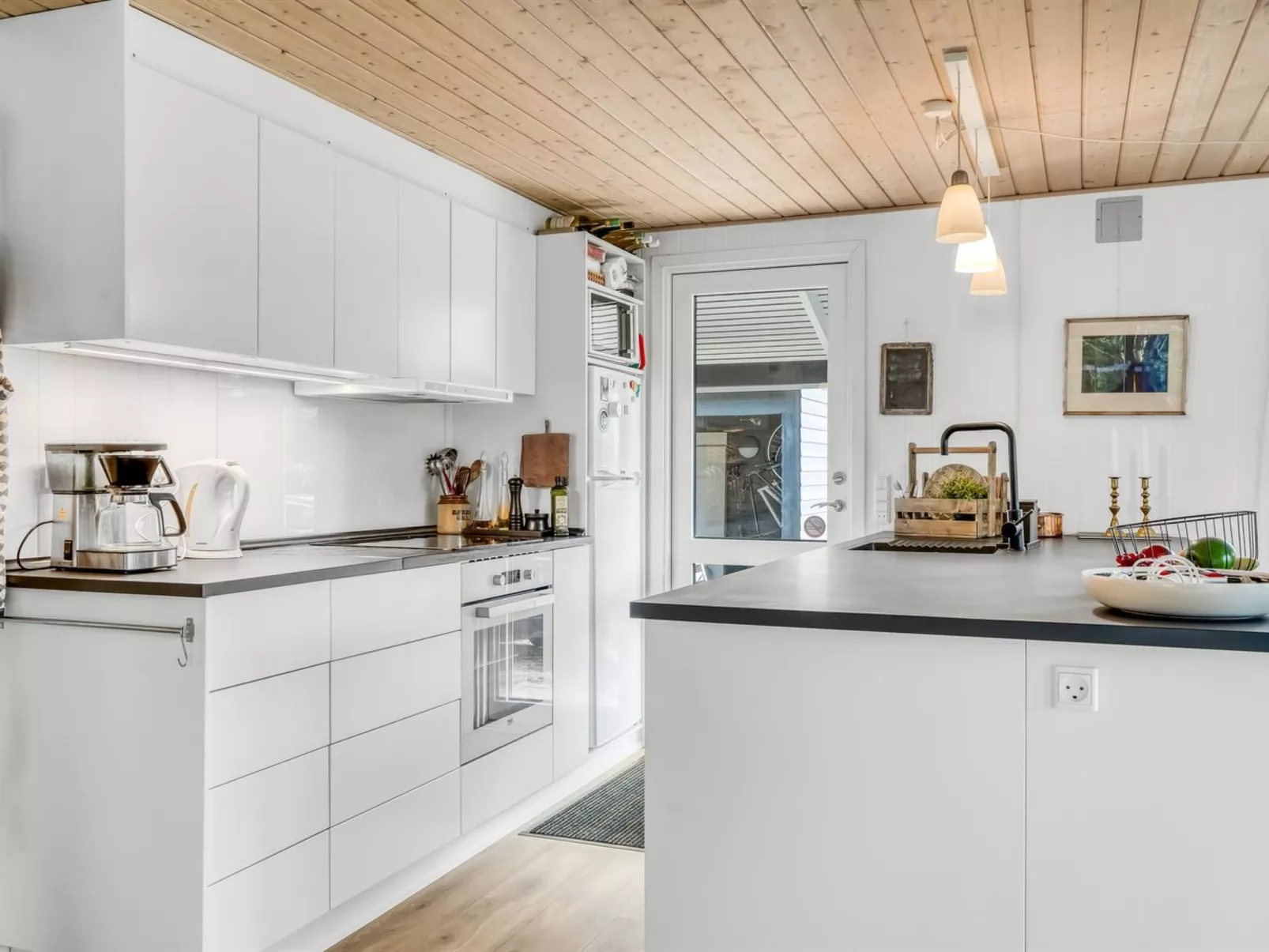 "Milan" - 250m to the fjord-Binnen