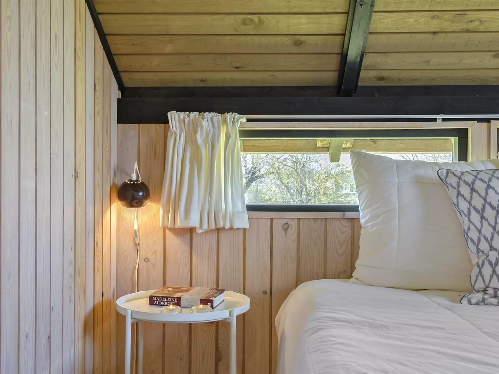 "Guthki" - 275m from the sea-Binnen