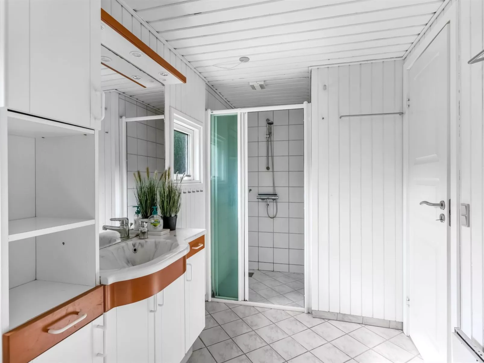 "Swaantje" - 400m from the sea-Binnen