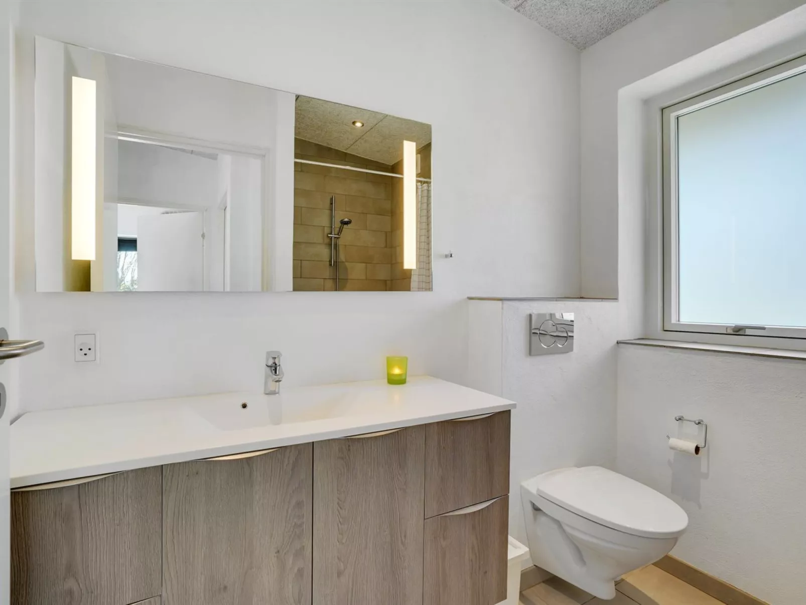 "Dietke" - 650m from the sea-Binnen