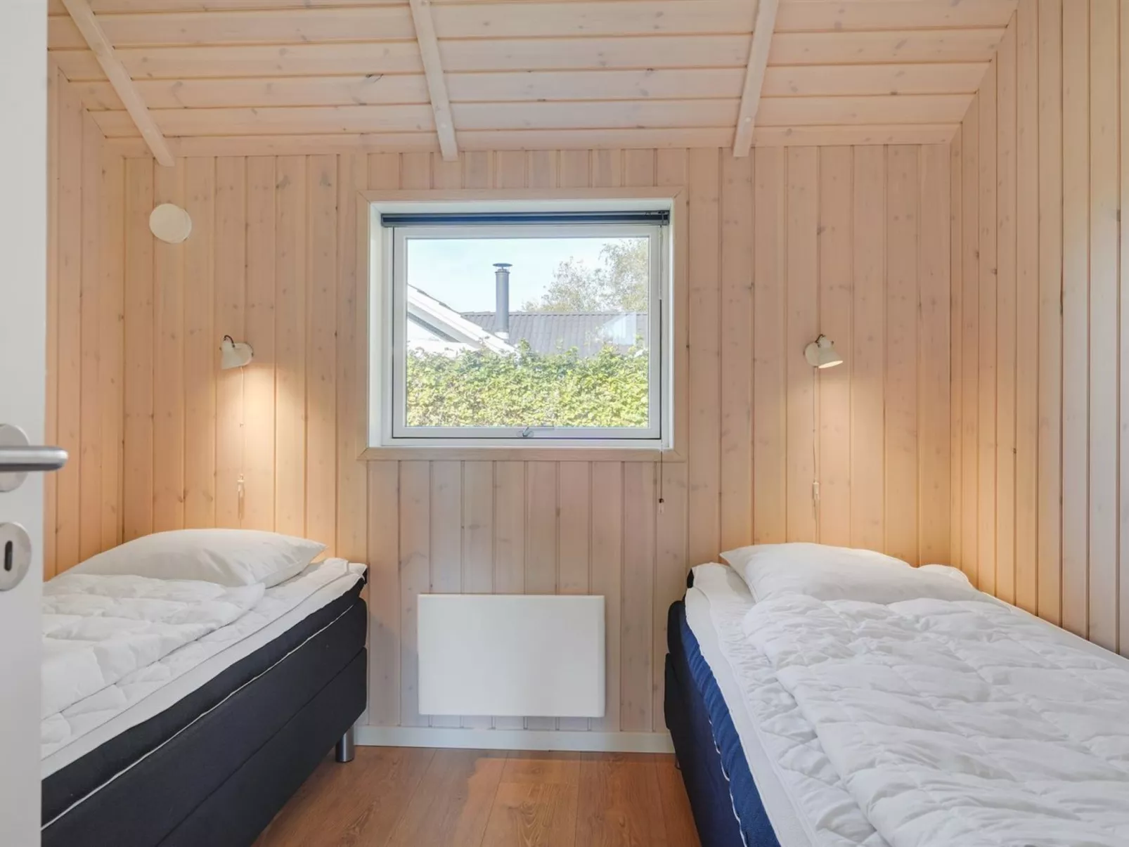 "Hellena" - 90m from the sea-Binnen