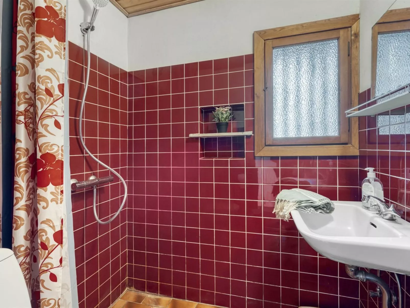 "Thorgisl" - 1.4km from the sea-Binnen