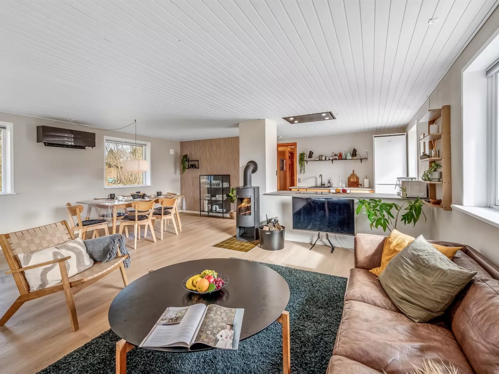 "Gundis" - 500m to the fjord-Binnen