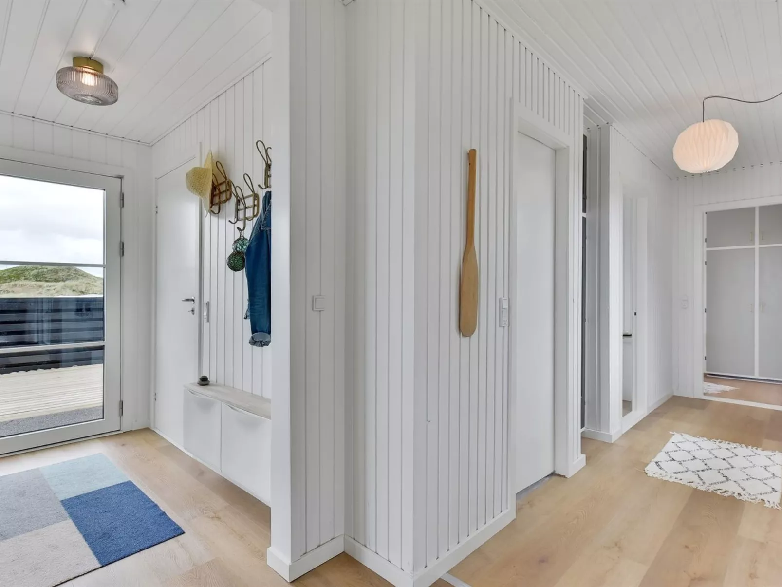 "Arvo" -  from the sea-Binnen