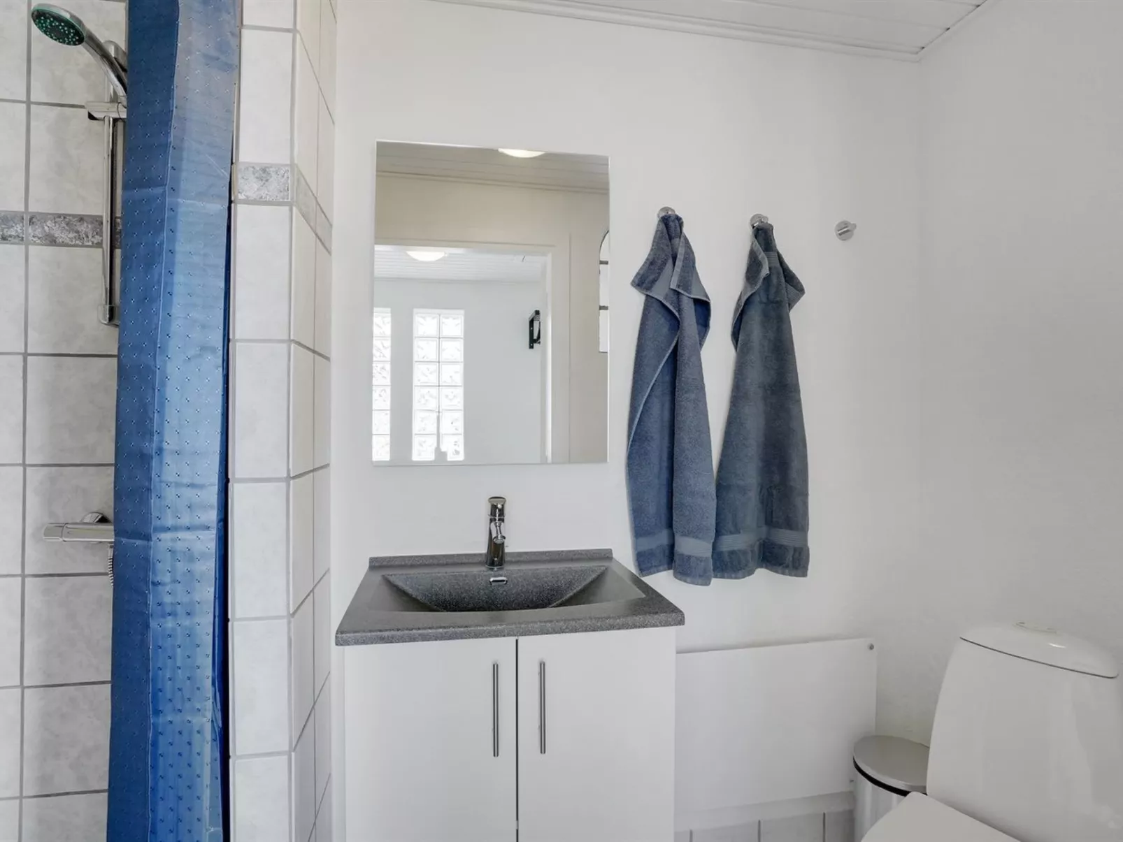 "Imilie" - 250m to the fjord-Binnen