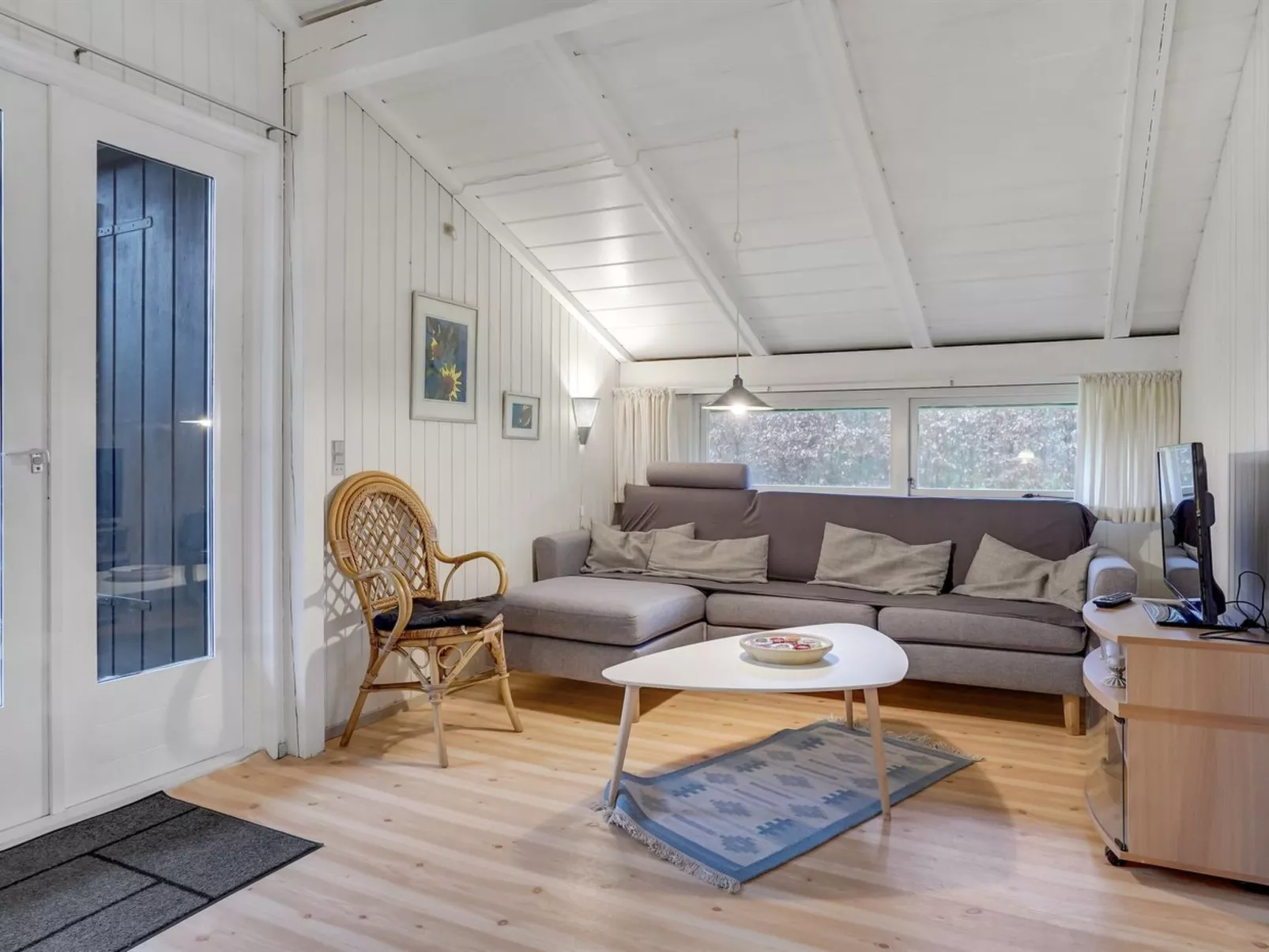 "Hardy" - 30km from the sea-Binnen