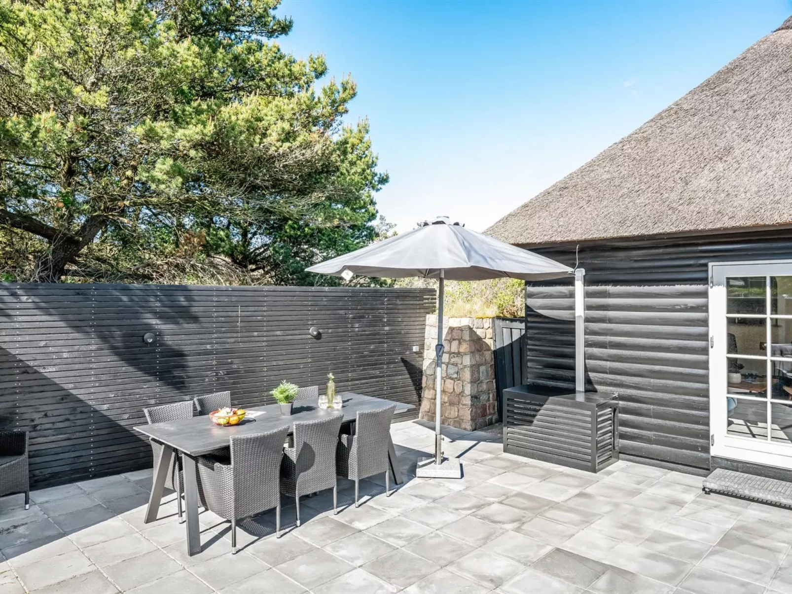 "Aila" - 1.4km from the sea-Buiten