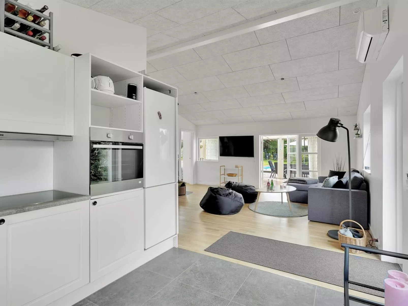 "Fentje" - 375m to the fjord-Binnen