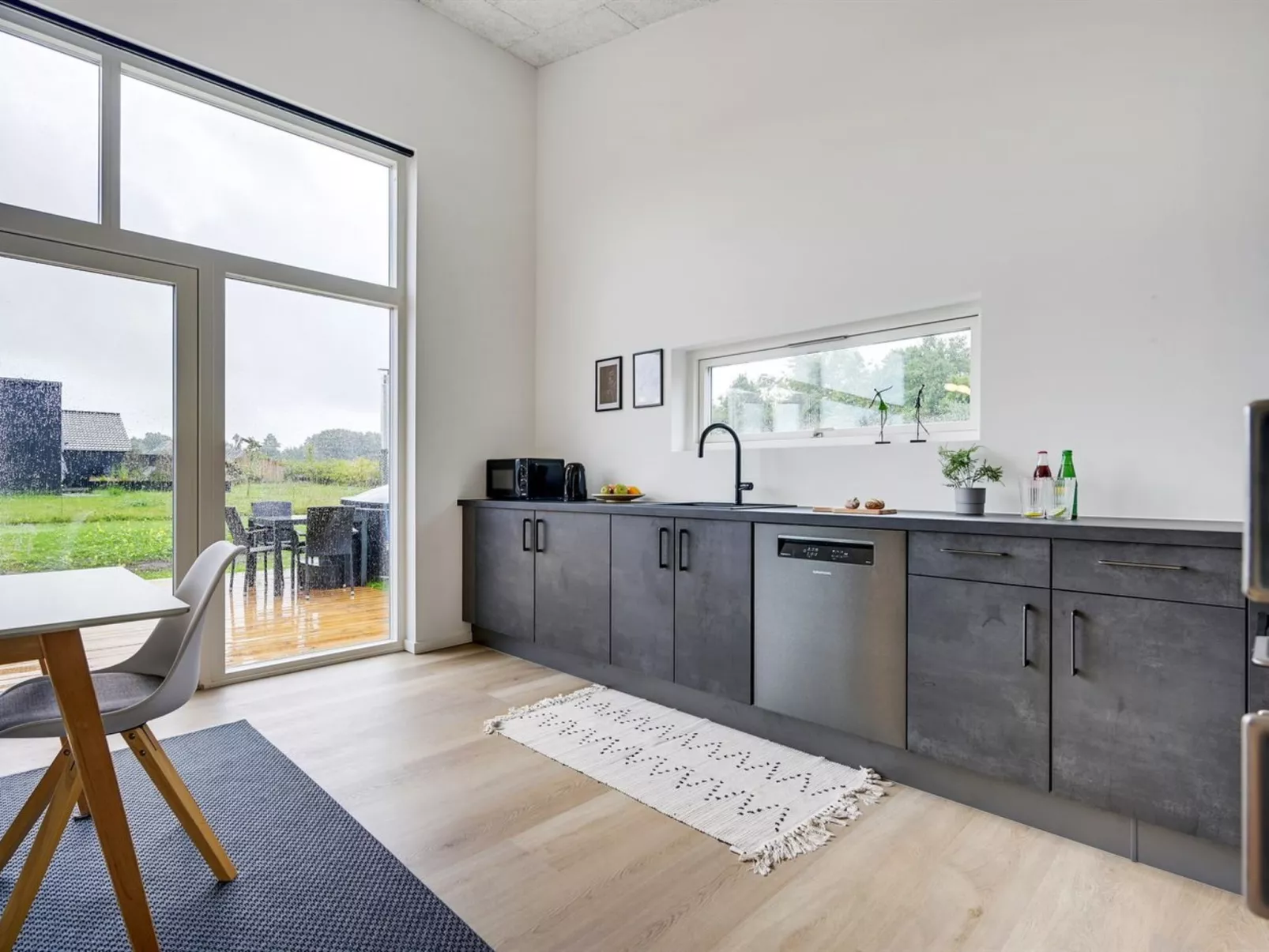 "Aatami" - 500m from the sea-Binnen