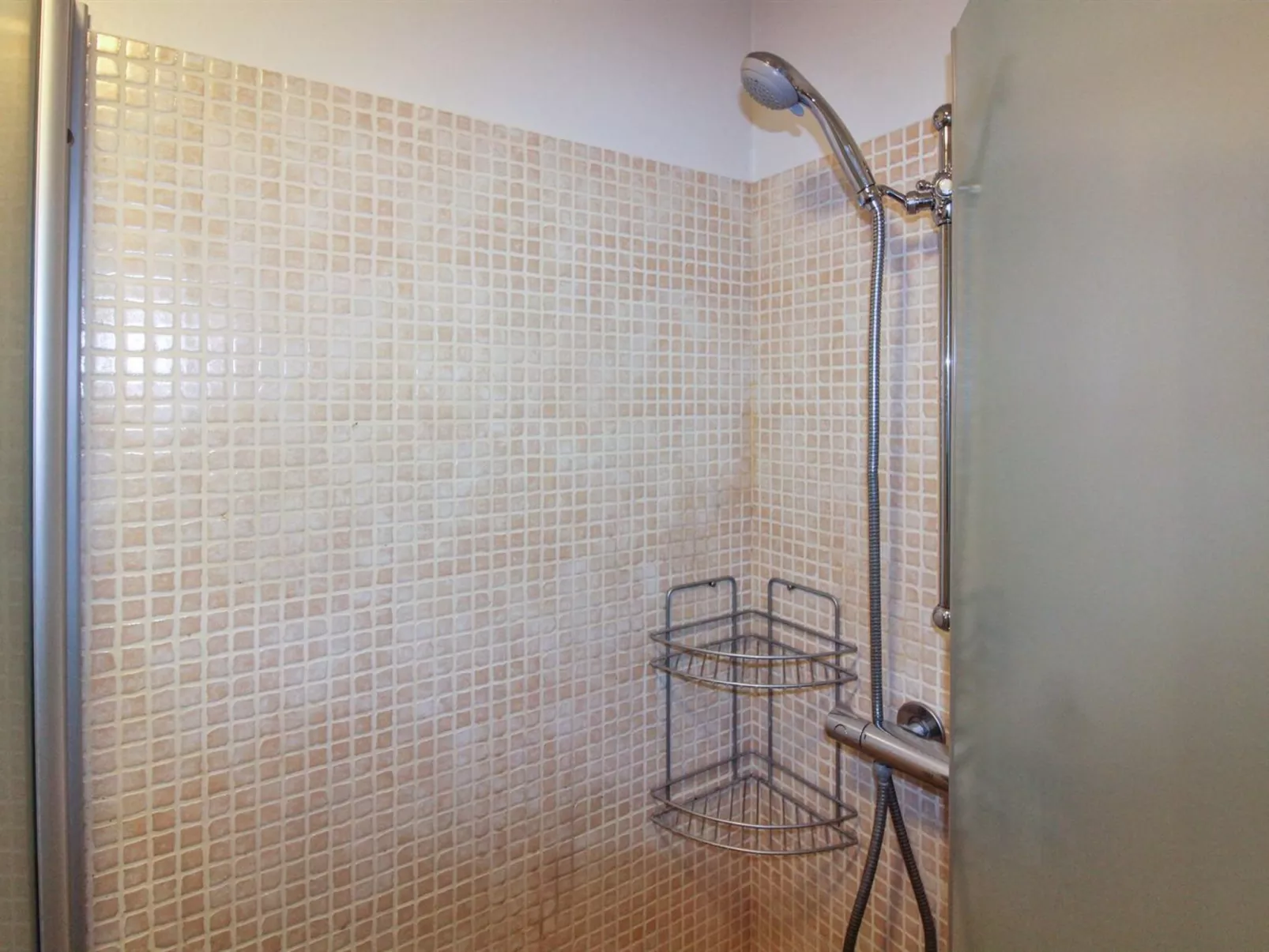 "Lutz" - 6km from the sea-Binnen