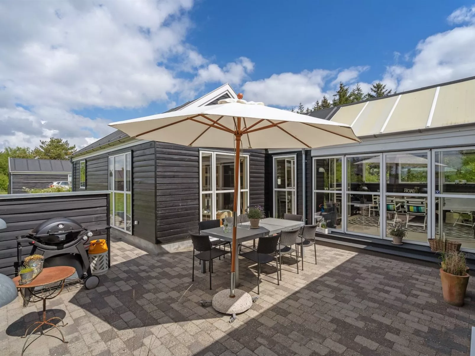 "Eireen" - 600m to the fjord-Buiten