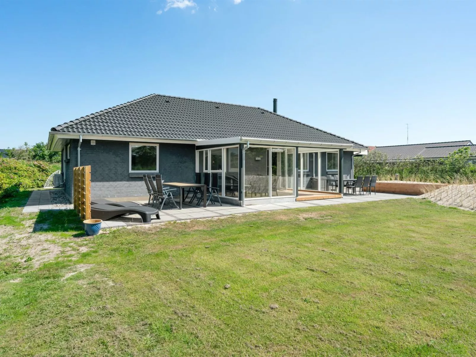 "Sunna" - 500m from the sea-Buiten