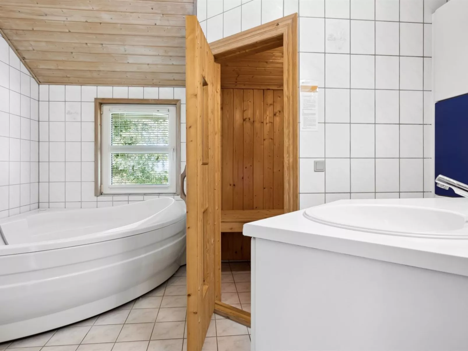 "Karitte" - 5km from the sea-Binnen