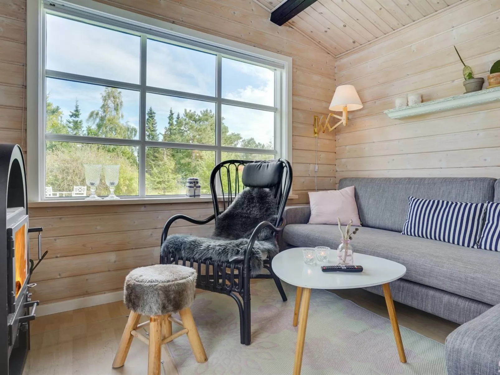 "Botwith" - 400m from the sea-Binnen