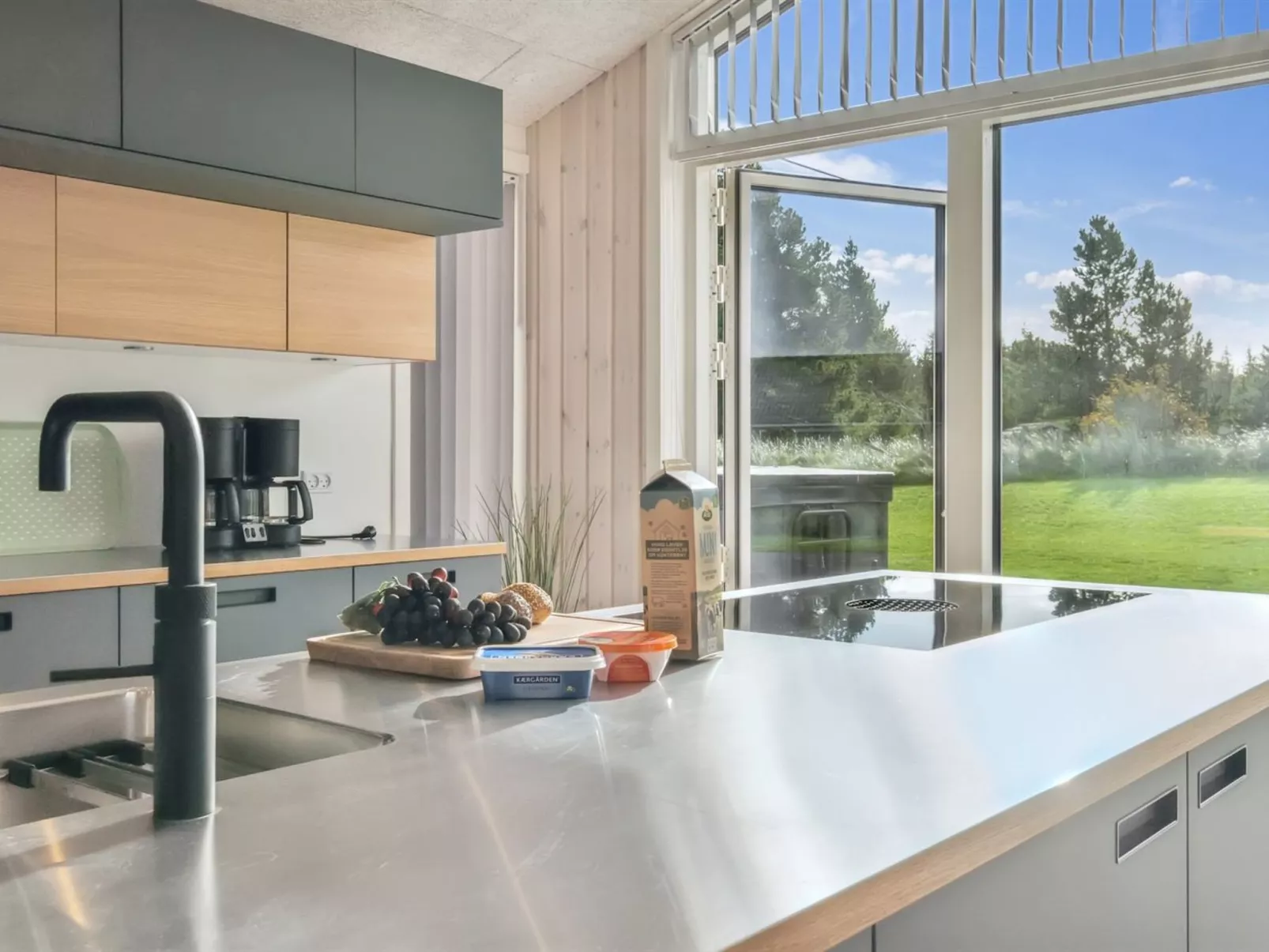 "Makedon" - 4.5km from the sea-Binnen