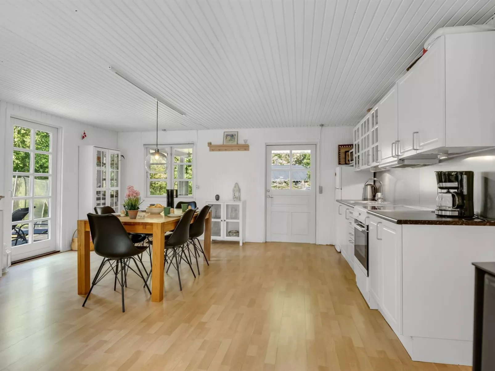 "Sunaj" -  from the sea-Binnen